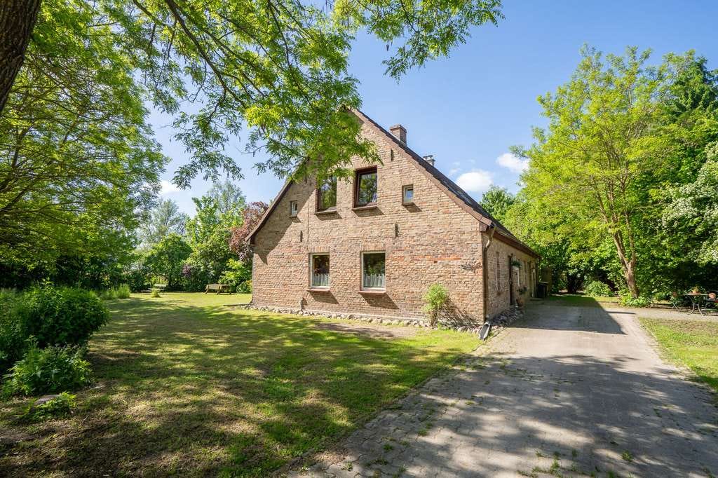 Immobilie in Dargun - Naturparadies mit Seele – ökologisch saniertes Landhaus mit Atelier, Teich & alten Obstbäumen! - Bild 3