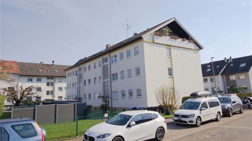 Immobilie in March - Ihr neues Zuhause: Lichtdurchflutete Dachgeschosswohnung mit Balkon - Bild 0