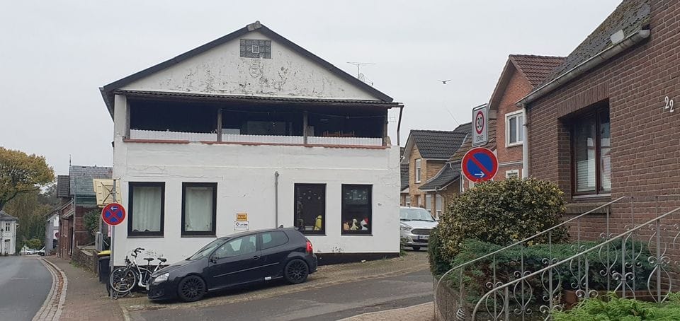 Immobilie in Burg (Dithmarschen) - 2 Familienhaus in Burg - 6% Mietrendite - Bild 0