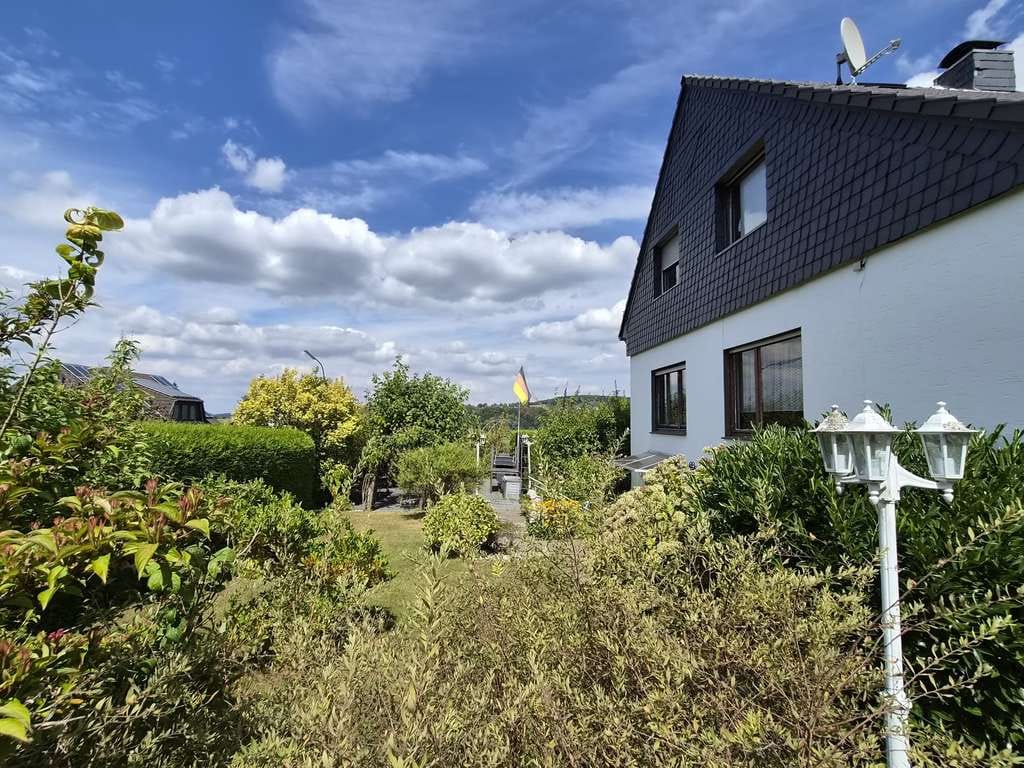 Immobilie in Much - 3-Familienhaus in Much: Mehrgenerationen-Wohnen auf 300 m² Wohnfläche mit Riesen-Grundstück - Bild 3