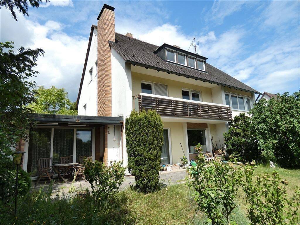 Immobilie in Rückersdorf - Teilweise modernisiertes Zweifamilienhaus in renommierter Lage ! - Bild 1