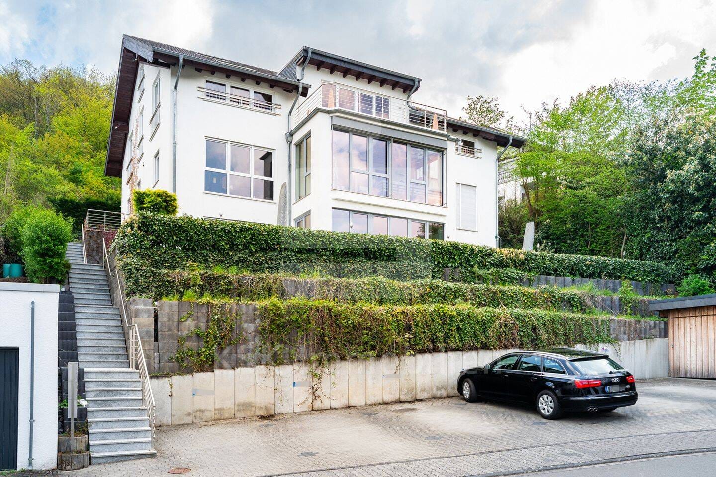 Immobilie in Unkel - Stilvolle Maisonettewohnung mit Galerie und Weitblick über  Unkel! - Bild 1