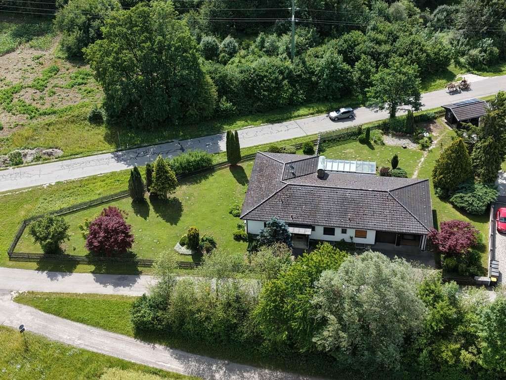 Immobilie in Kirchdorf am Inn - Bungalow mit Wintergarten und großem, gepflegtem Garten in Toplage, provisionsfrei - Bild 3