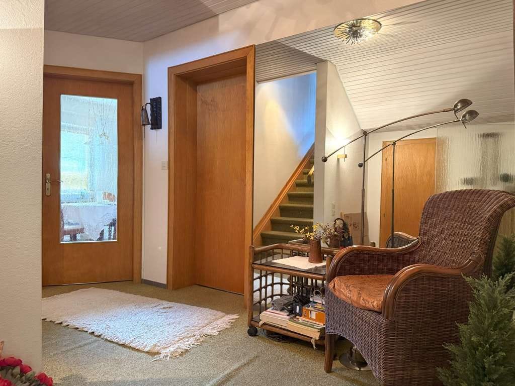 Immobilie in Elmenhorst - Großes Einfamilienhaus mit Einliegerwohnung, Keller, Garage und großem Garten in guter Ortslage - Bild 4