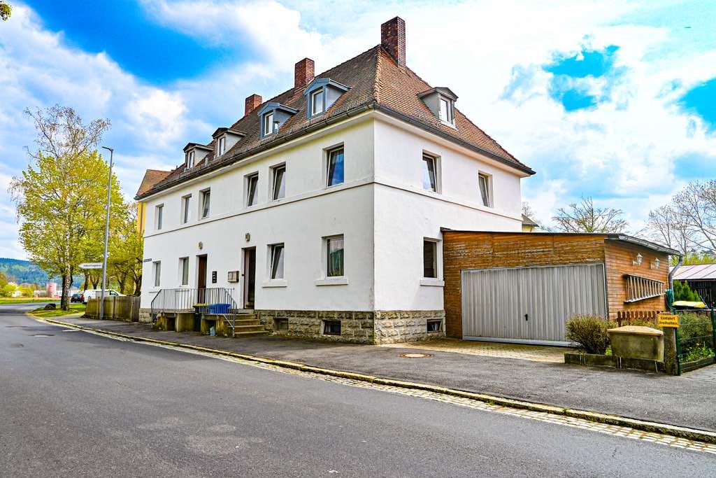 Immobilie in Weidenberg - 8,6% Rendite! 5 – Parteienhaus mit enormem Potenzial in zentraler Lage von Weidenberg - Bild 2