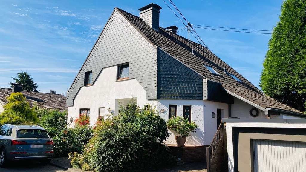 Immobilie in Hardert - Großes Zweifamilienhaus mit Wellnessbereich - Bild 1