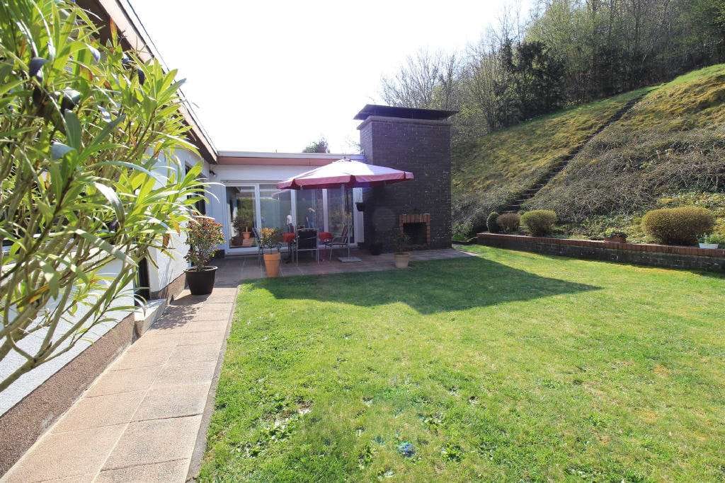 Immobilie in Kirschweiler - Renoviertes und gerade neu vermietetes Einfamilienhaus in Kirschweiler mit großem Wellnessbad  - Bild 3