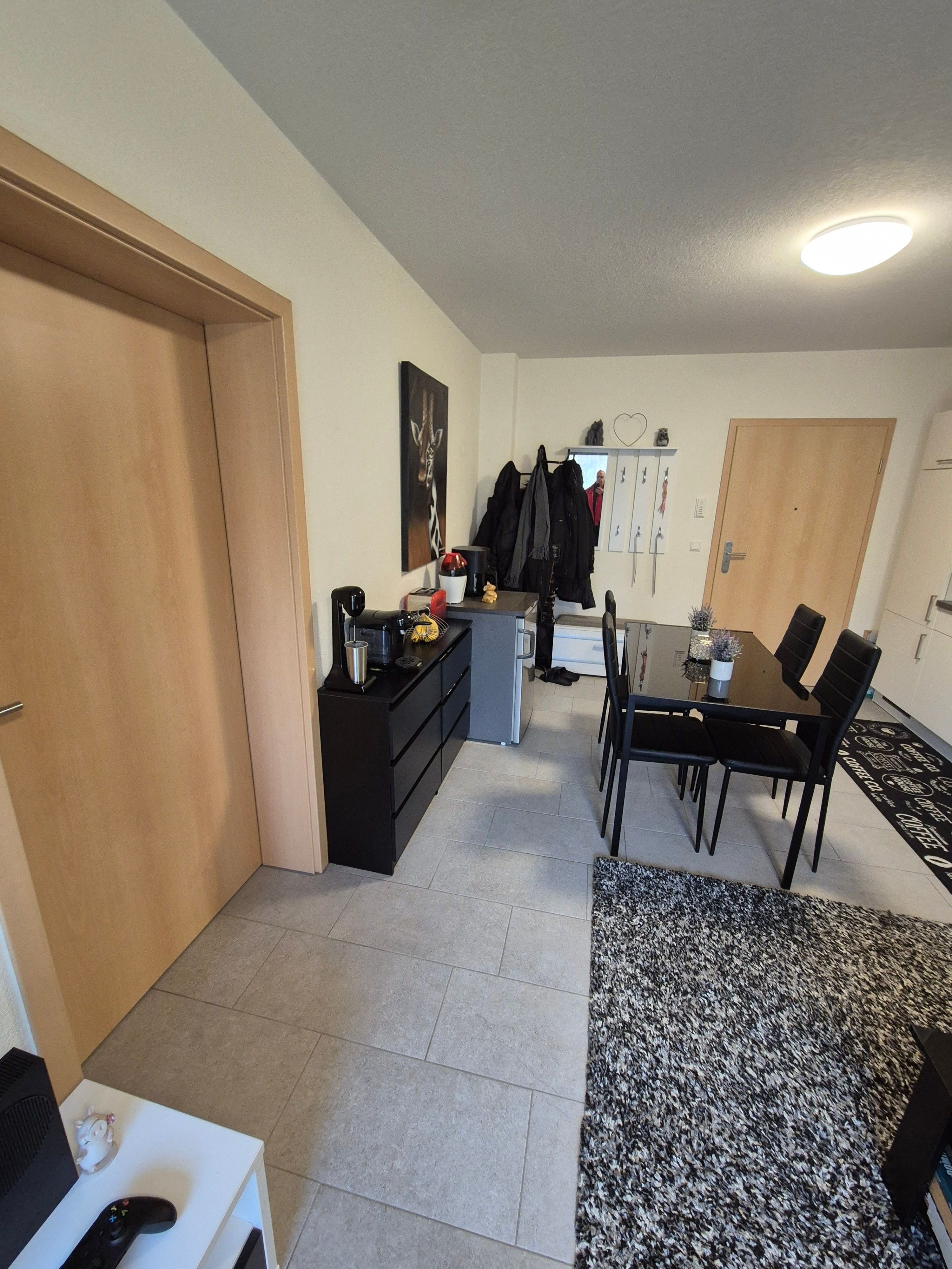 Immobilie in Nürtingen - Sehr großzügige, neuwertige 2-Zimmer-Wohnung mit gemeinsamer Nutzung der sonnigen Dachterasse - Bild 2