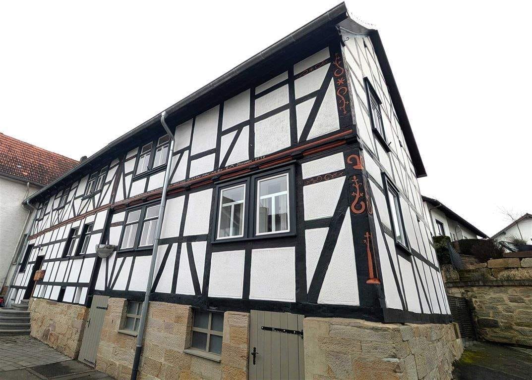 Immobilie in Baunatal - komplett saniertes Fachwerkhaus zentral in Baunatal-Kirchbauna - Bild 3