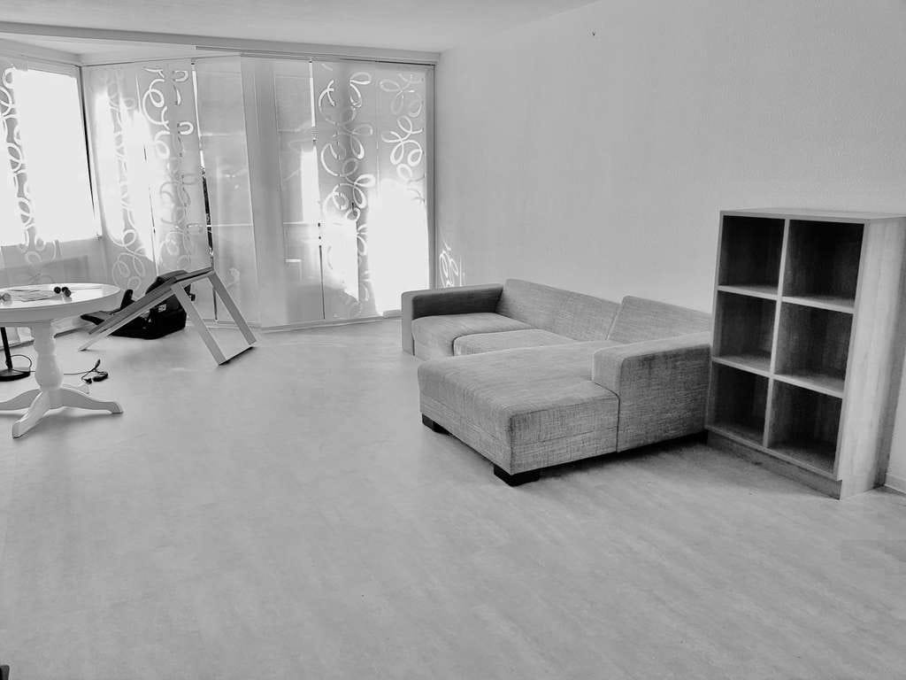 Immobilie in Liederbach - Starke 2-Zimmer-ETW samt Einbauten in Küche u. Bad + Balkon + Loggia + Tiefgaragen-Stellplatz  - Bild 4