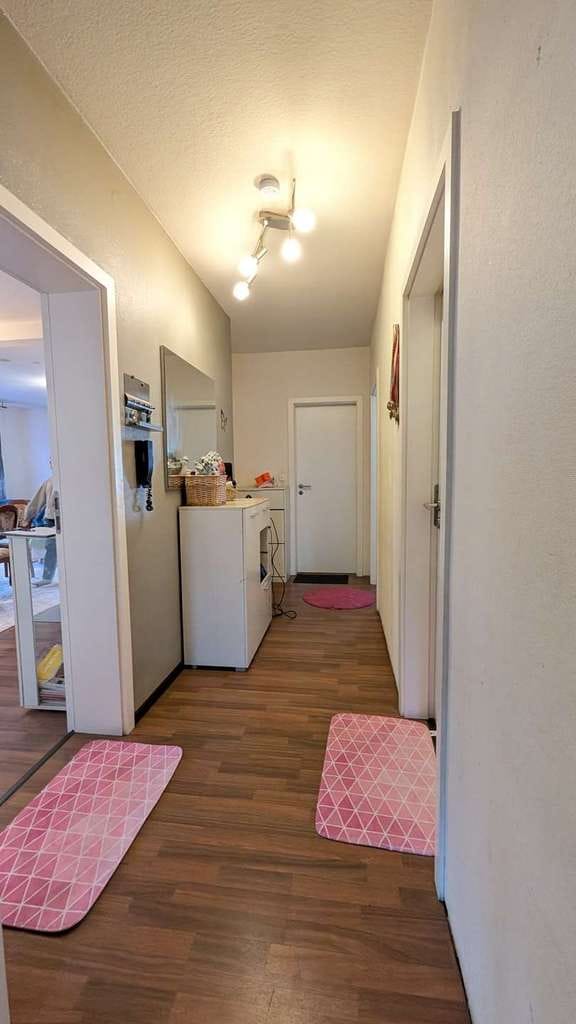 Immobilie in Reinhardshagen - [Veckerhagen] Modernisiertes Zweifamilienhaus mit Balkonen, Terrasse, Garten und Garage - Bild 2