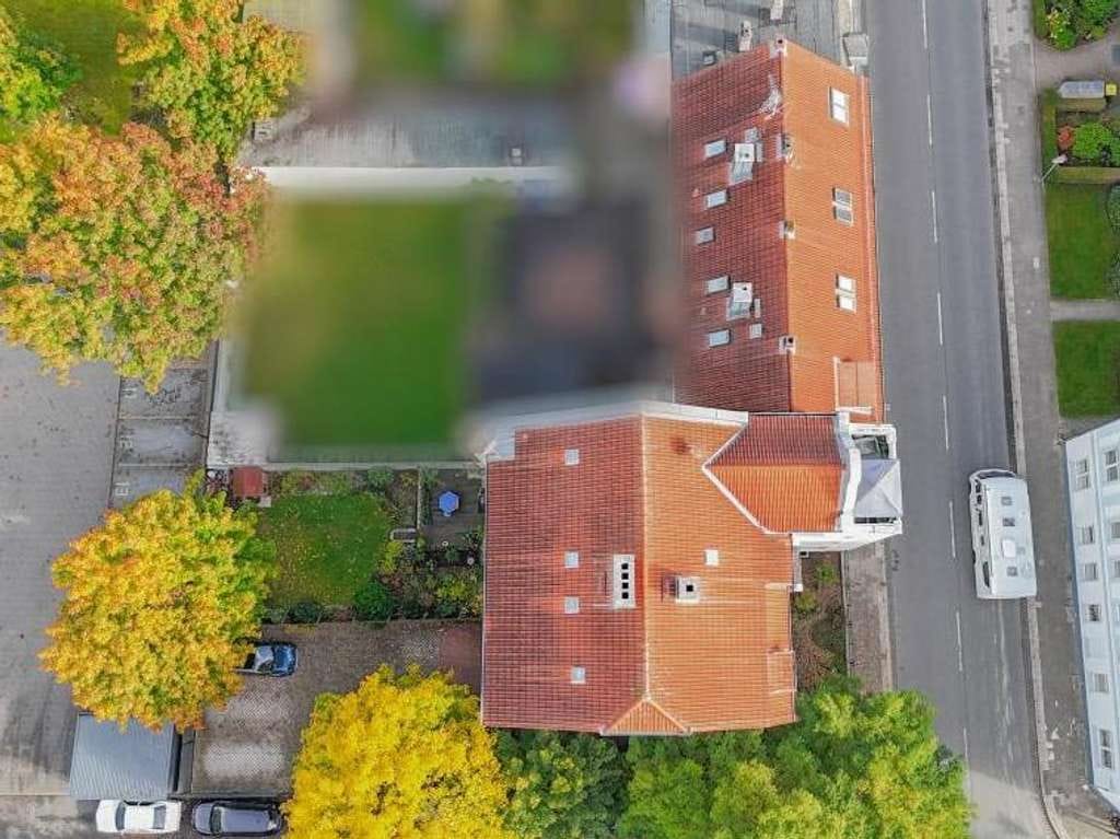Immobilie in Neumünster - Charmantes Altbau-MFH mit 4 Wohneinheiten in zentraler Lage! - Bild 2
