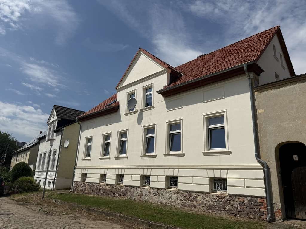 Immobilie in Hohe Börde - Attraktives Bauernhaus mit 3 Wohneinheiten und großem Entwicklungspotenzial in Niederndodeleben - Bild 0