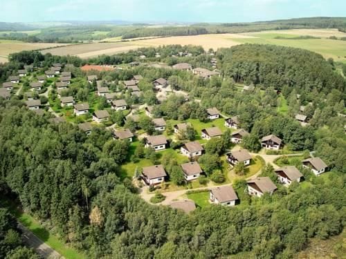 Immobilie in Thalfang - Thalfang-Himmelberg im Nationalpark Hunsrück-Hochwald, 3 Zi./Kü./Bad Ferienwhg. in 2 Parteien Chalet - Bild 0