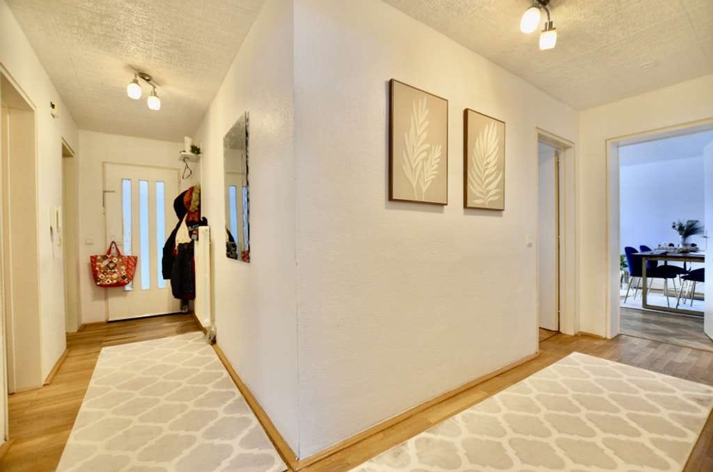 Immobilie in Schwetzingen - Helle 4-Zimmer-Wohnung mit großzügigem, überdachtem Balkon - Bild 4