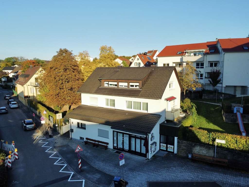 Immobilie in Obersulm - Zentrales Mehrfamilienhaus mit Gewerbeeinheit im Herzen von Obersulm! - Bild 2