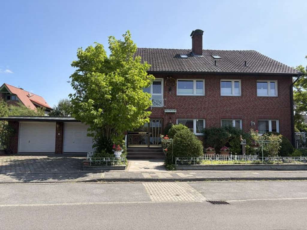 Immobilie in Everswinkel - Großzügiges Zweifamilienhaus mit 2 Garagen, 629 m² Grundstück in bevorzugter Wohnlage.. - Bild 0