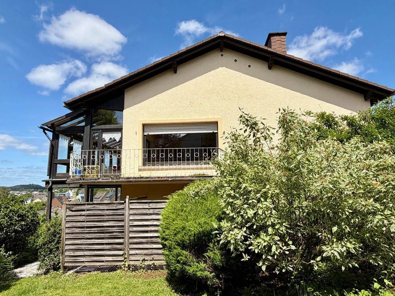 Immobilie in Hillesheim -  Gepflegtes Einfamilienhaus mit Einliegerwohnung und traumhafter Aussicht - Bild 4