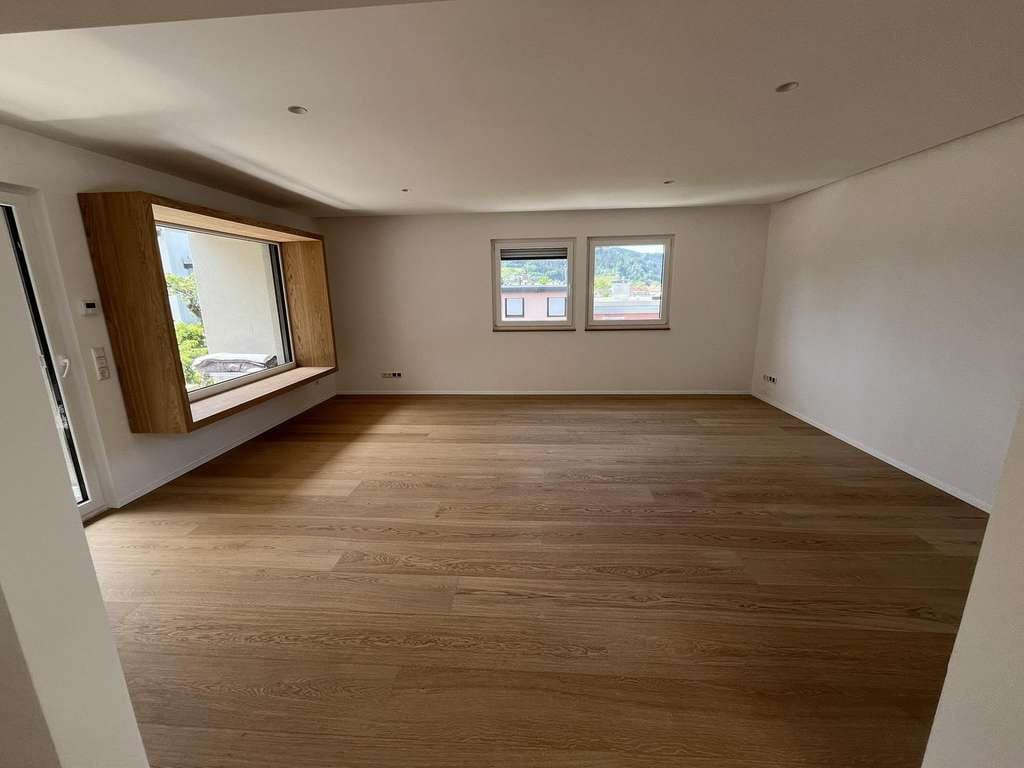 Immobilie in Haslach im Kinzigtal - Kernsanierter Luxus (A+) mit 30m² Sonnen-Terrasse in Haslach - Bild 3