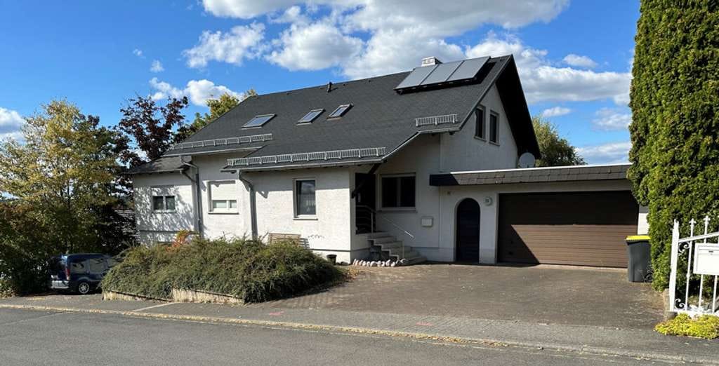 Immobilie in Hohenahr - 35644 Hohenahr-Erda

Wohnhaus mit außergewöhnlichem Weitblick, tollem Garten und großer Garage - Bild 0
