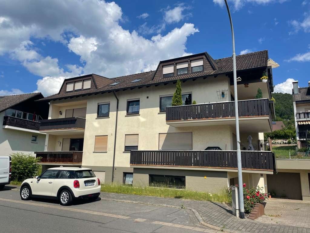 Immobilie in Bürgstadt - Kapitalanlage in Bürgstadt Schöne vermietete Dachgeschosswohnung mit Balkon - Bild 0