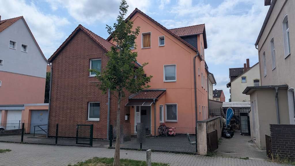 Immobilie in Peine - !!! PEINE !!! Attraktives Mehrfamilienhaus mit 8 Wohneinheiten – Voll vermietet - Bild 0
