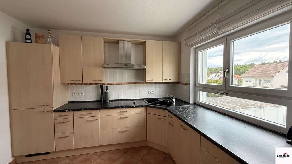 Immobilie in Leinburg - Charmante 3-Zimmer Eigentumswohnung mit großem Balkon und Blick ins Grüne - Bild 4