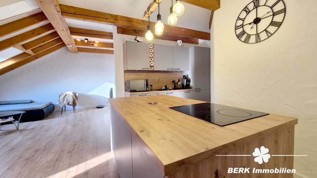 Immobilie in Röllbach - BERK Immobilien - Ihre erste Kapitalanlage - renovierte Dachgeschosswohnung - Bild 1