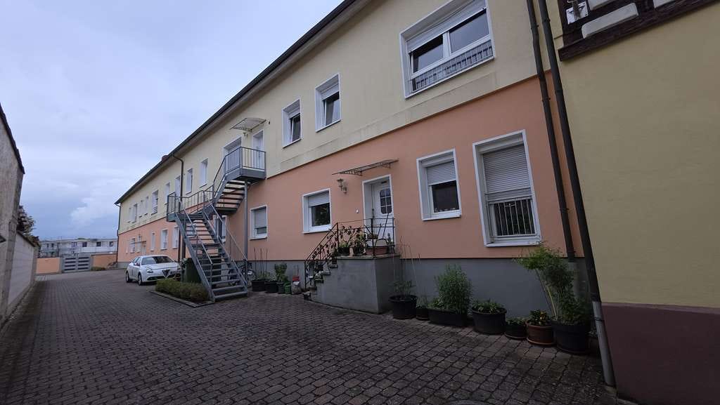Immobilie in Rülzheim - Eine ansprechende Kapitalanlage bietet Ihnen dieses 2009 Grundsanierte 7-Familienhaus in 2. Baureihe - Bild 1