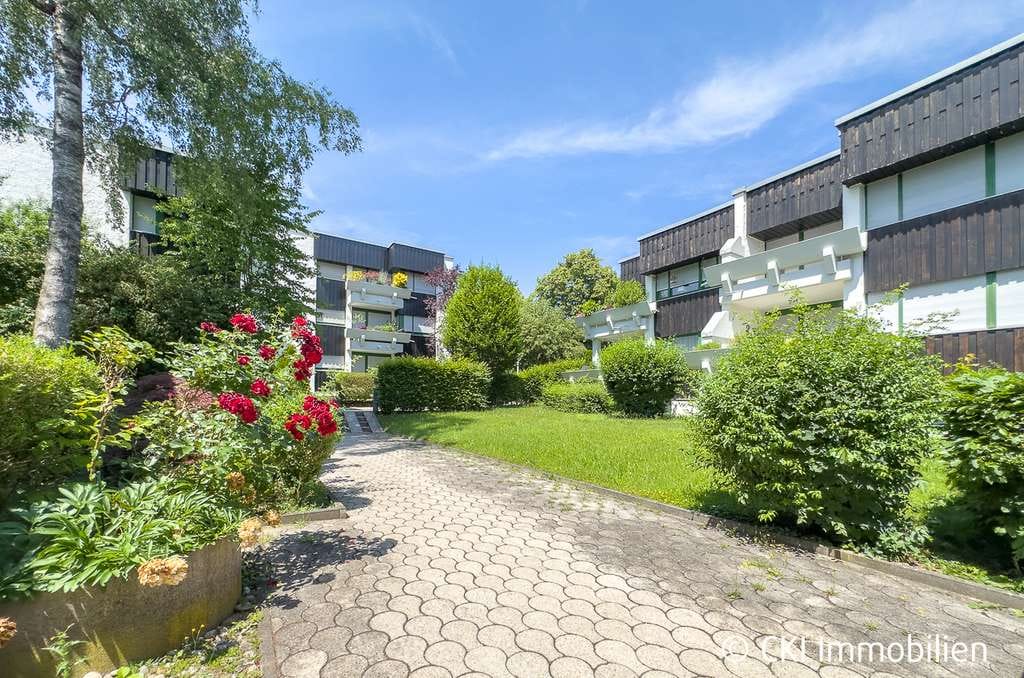 Immobilie in Starnberg - Starnberg-Söcking! 
Freie 2 Zi.-ETW in ruhiger Lage
mit großem Südbalkon und Schwimmbad - Bild 0