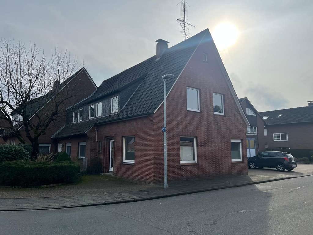 Immobilie in Rhede - Sanierungsbedürftige DHH in Rhede - Bild 0