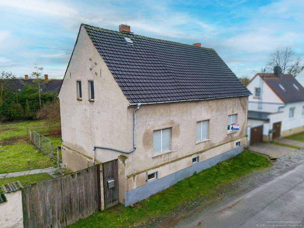 Immobilie in Börde-Hakel - Immobilie mit Perspektive: Einfamilienhaus auf weitläufigem Grundstück - Bild 1