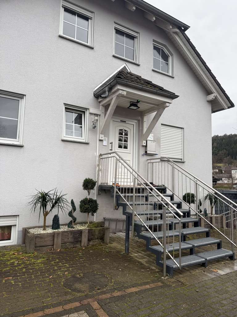 Immobilie in Biebergemünd - Großzüg. Zweifamilienhaus m. Baugrundstück  Wohnen & Investieren im Spessart - Bild 2