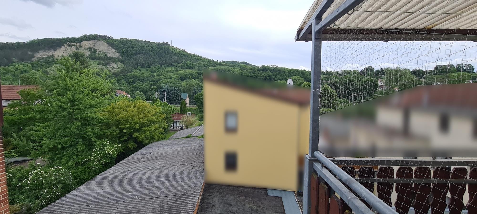 Immobilie in Kahla - ruhig gelegenes Dreifamilienhaus mit Garagen , teilw. freiwerdend - Bild 2