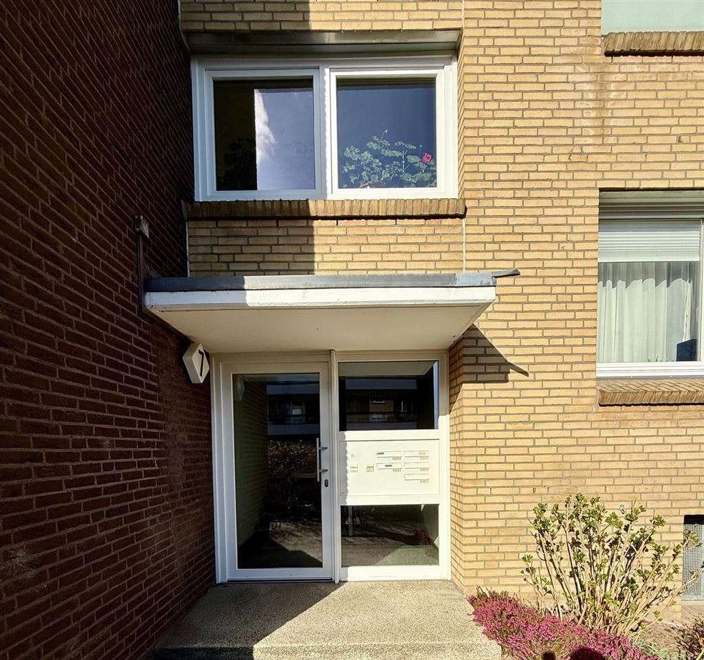 Immobilie in Kronshagen - Ruhig gelegene, vermietete 2,5-Zimmer-Wohnung mit 2 Balkonen und Carport // Kronshagen - Bild 2