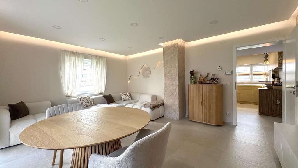 Immobilie in Leutkirch im Allgäu - Modernes Wohnen mit Komfort: Hochwertig sanierte Wohnung mit Fußbodenheizung & Balkon - Bild 3
