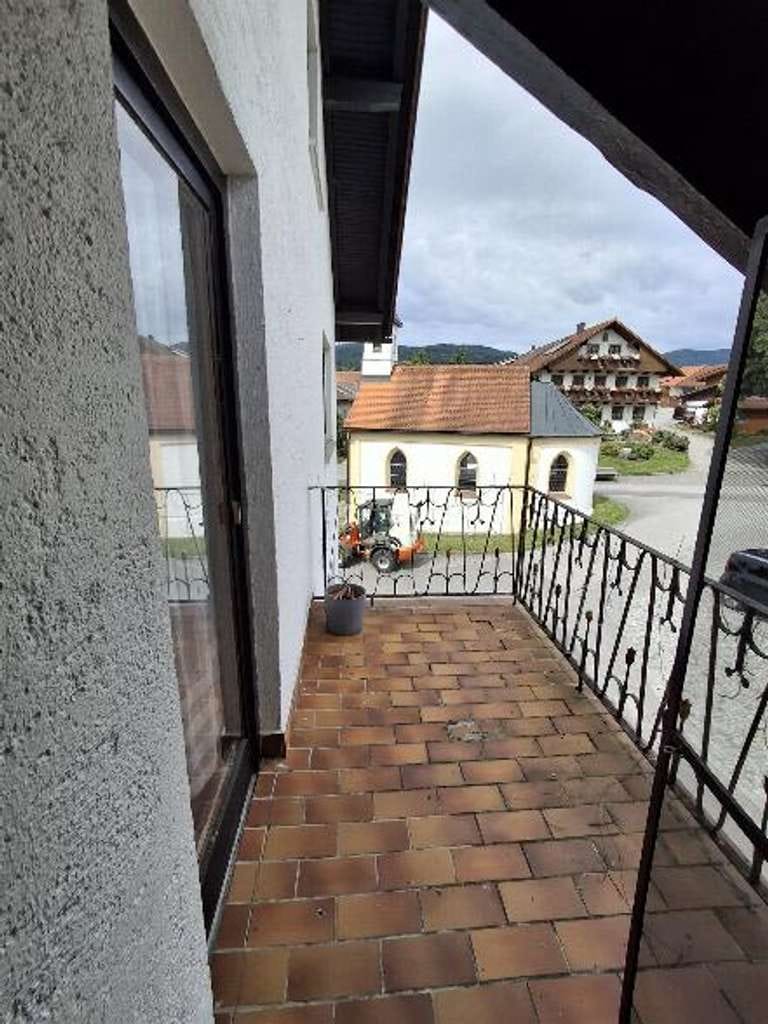 Immobilie in Patersdorf - Mehrfamilienhaus mit Gaststätte in zentraler Dorflage - Bild 2