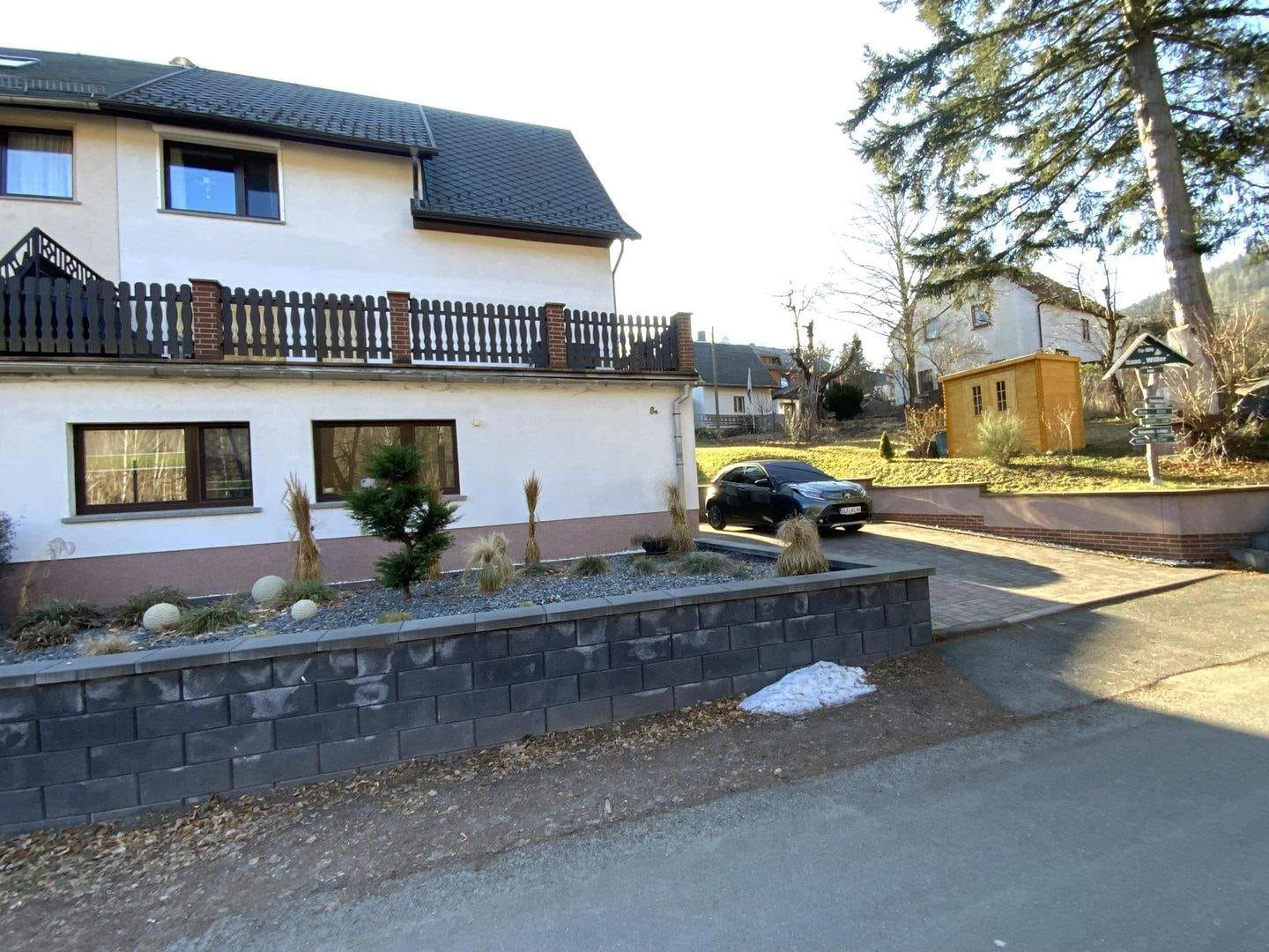 Immobilie in Sitzendorf - Großzügige Doppelhaushälfte mit Einliegerwohnung - Bild 1