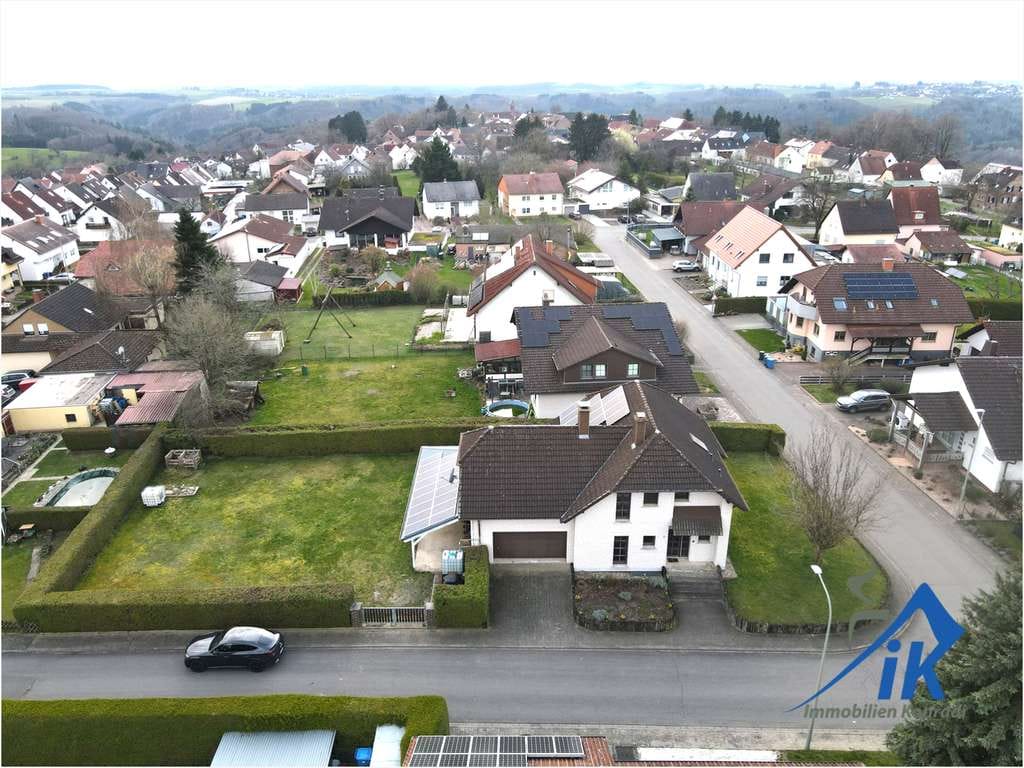 Immobilie in Herschberg - IK | Herschberg: freistehendes EFH mit großem Grundstück und Garage - Bild 1