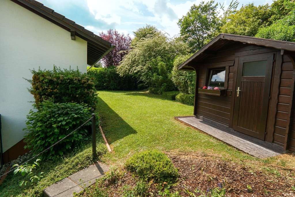 Immobilie in Trierweiler - Freistehendes Einfamilienhaus mit Wintergarten, traumhaftem Gartenblick und rund 1.100 m² Grundstü - Bild 2
