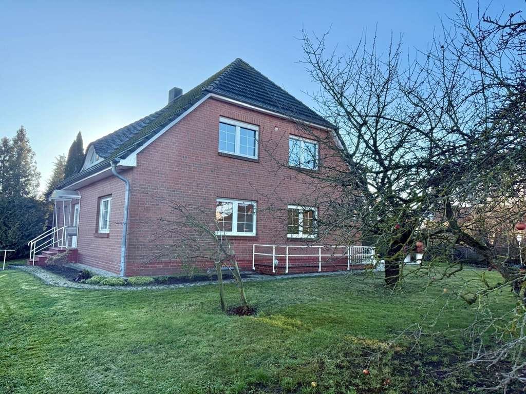 Immobilie in Neverin - HORN IMMOBILIEN++ 2 km bis Neubrandenburg, großes Einfamilienhaus mit vielen Extras - Einliegerwohnu - Bild 2