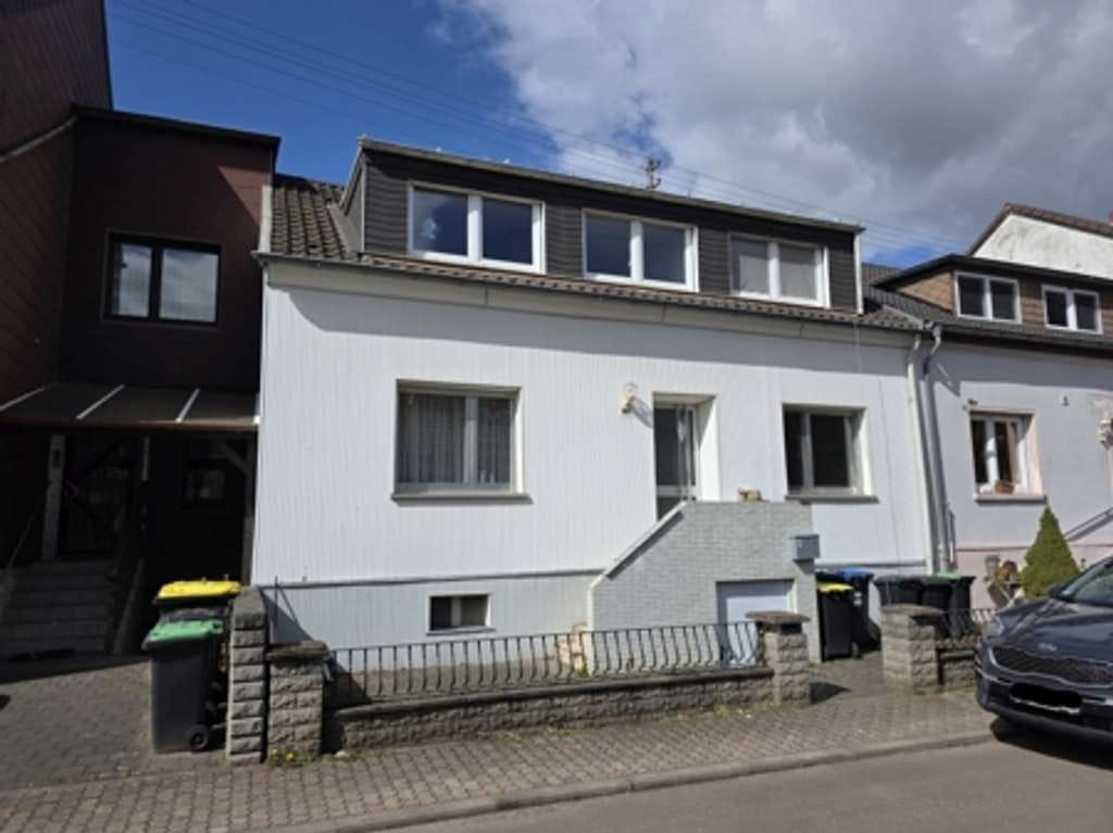 Immobilie in Ensdorf/Saar - *** 2 Familienhaus mit Garten *** - Bild 0