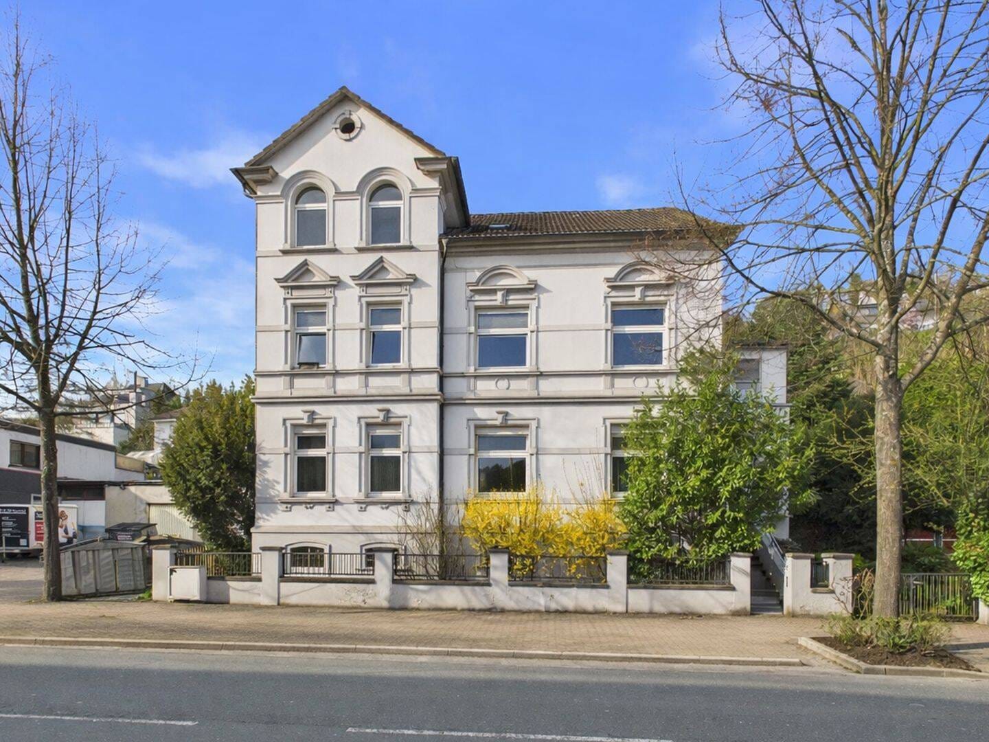 Immobilie in Plettenberg - SCHADE IMMOBILIEN - Schöne Gründerzeitvilla in Plettenberg-Eiringhausen zu verkaufen! - Bild 1