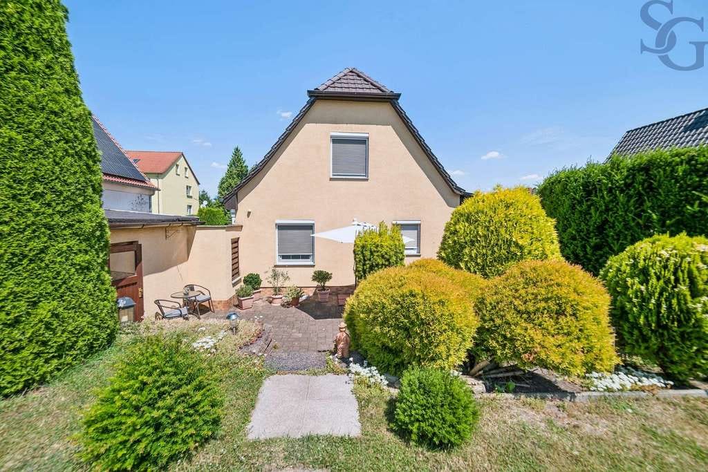Immobilie in Braunsbedra - Der Geiseltalsee vor der Tür! Einfamilienhaus mit gepflegten Garten und Garagen in Krumpa - Bild 0
