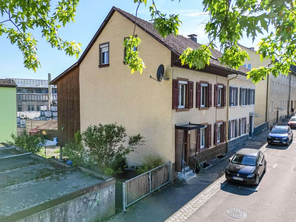 Immobilie in Wehr - Zwei Einheiten, viele Möglichkeiten: Historisches Haus mit modernem Flair - Bild 1