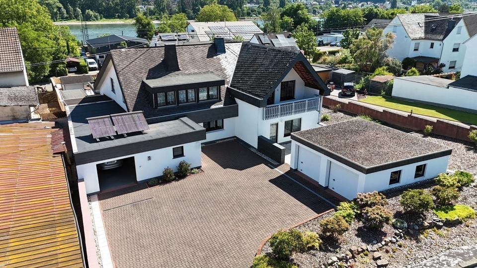 Immobilie in Rhens - Exklusives Zweifamilienhaus - Wohnen mit Stil und Großzügigkeit in begehrter Lage! - Bild 0
