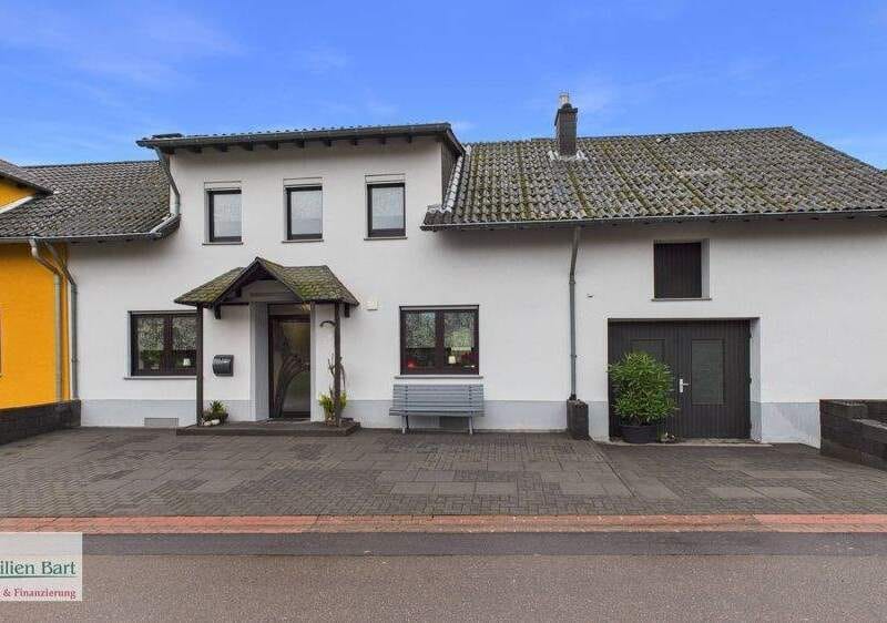 Immobilie in Mettlach - METTLACH-NOHN: WOHNHAUS MIT 2 WOHNUNGEN / GARAGE / GARTEN IN RUHIGER WOHNLAGE! - Bild 0