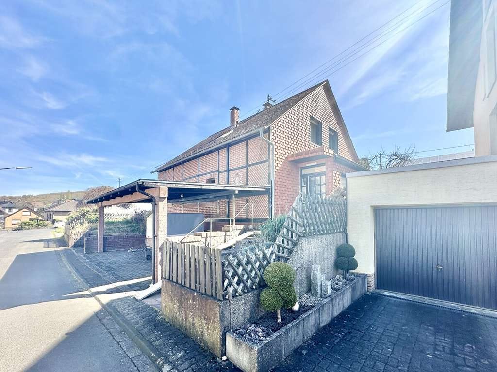 Immobilie in Herdorf - **Geräumiges Einfamilienhaus in schöner Lage von Herdorf** - Bild 2