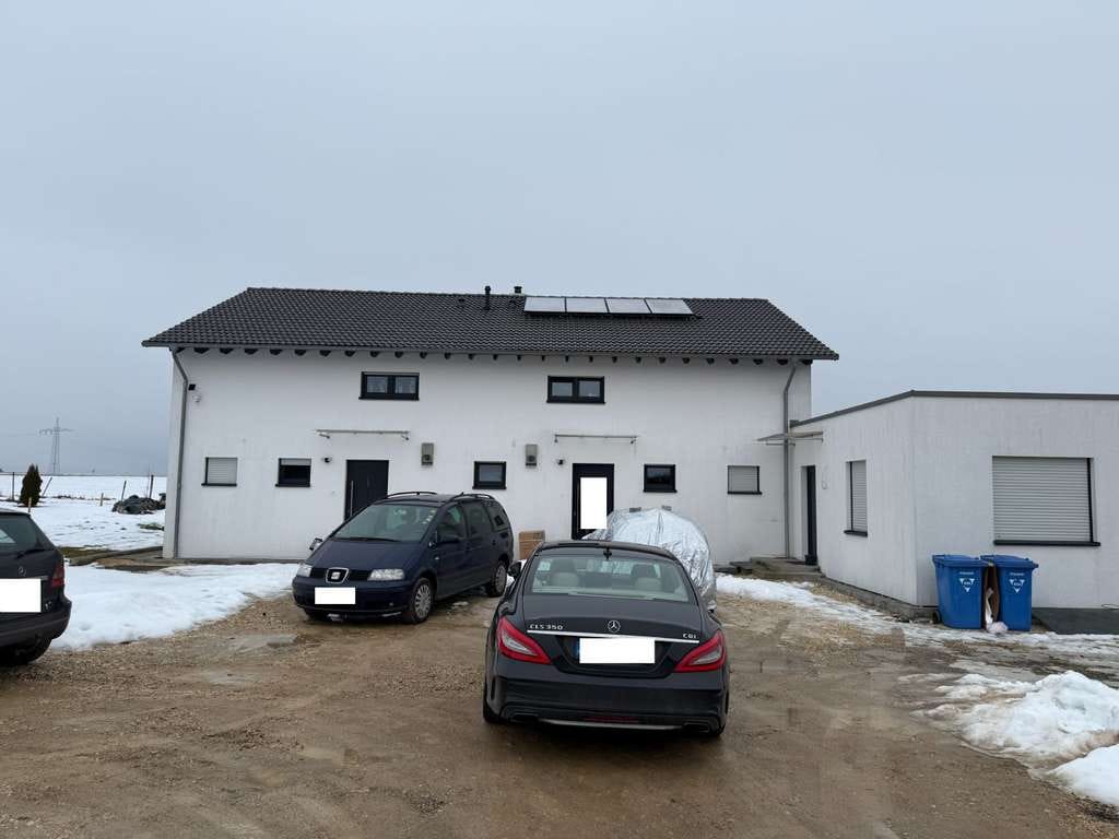Immobilie in Durlangen - * Zwei DHH plus Einliegerwohnung auf großem Grundstück * - Bild 0