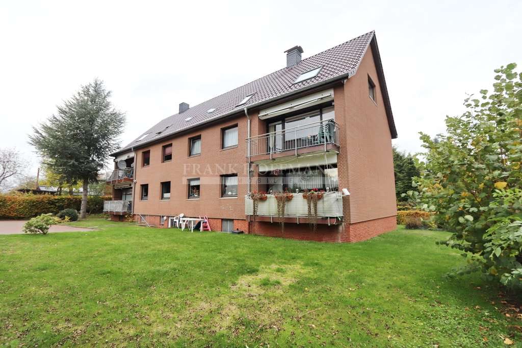 Immobilie in Henstedt-Ulzburg - Ruhige Wohnlage & gepflegter Zustand - Mehrfamilienhaus mit 6 Einheiten in Henstedt-Ulzburg - Bild 1